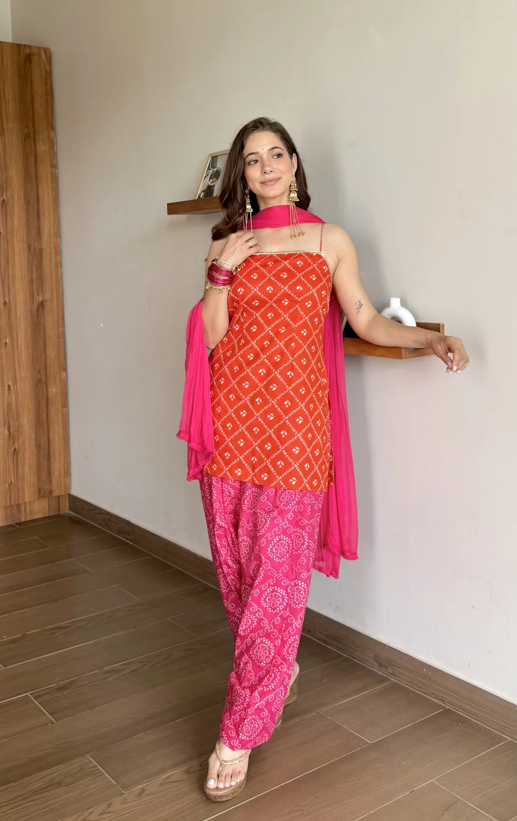 Gulabi Aabha Salwar Suit