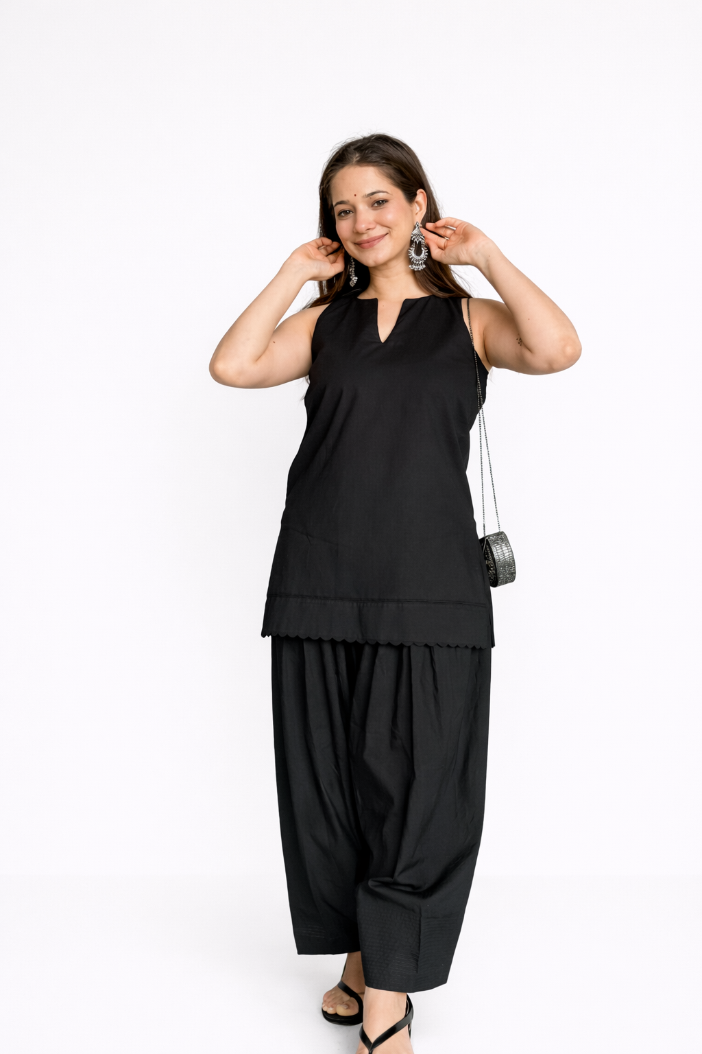 Bairani Women Black Solid Sleeveless Kurta with Salwar