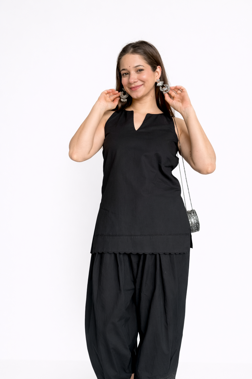 Bairani Women Black Solid Sleeveless Kurta with Salwar