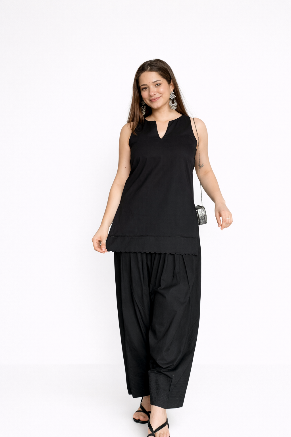 Bairani Women Black Solid Sleeveless Kurta with Salwar